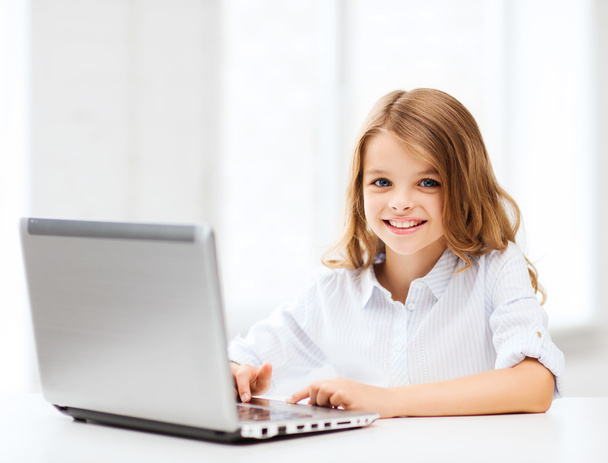 Girl with laptop pc at school - Zdjęcie, obraz