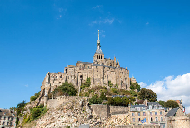  Mont-Saint-Michel, isla con la famosa abadía, Normandía, Francia - Foto, imagen