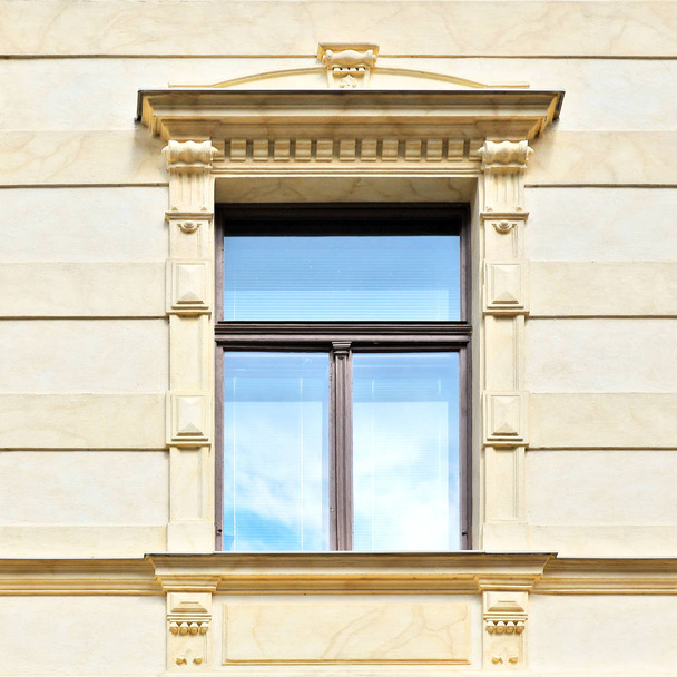 Вікно старовинної будівлі. Прага, Чеська Республіка - Фото, зображення