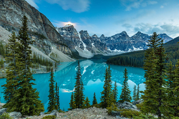 Lago Moraine en el Parque Nacional Banff de Canadá Alberta
 - Foto, imagen