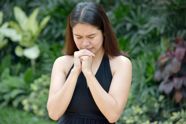 A Young Diverse Woman Praying - Фото, зображення
