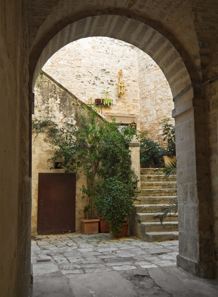 Arco antiguo. Giovinazzo. Apulia
. - Foto, imagen