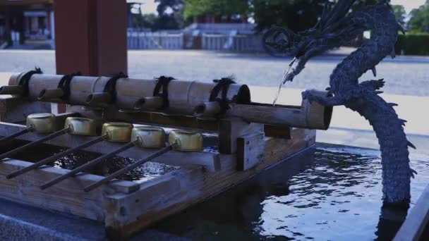 Purification trough at Ikegami honmonji temple in Tokyo - Imágenes, Vídeo
