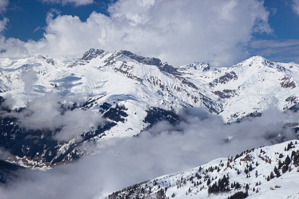 Kilátás Mayrhofen síparadicsomra, osztrák Alpok - Fotó, kép