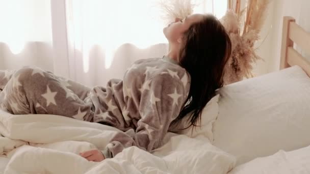 cozy morning healthy comfortable rest teenage girl - Materiał filmowy, wideo