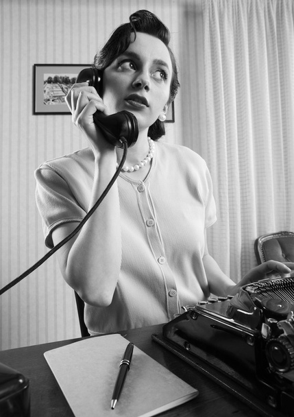 Office Worker talking on the phone - Foto, Imagem