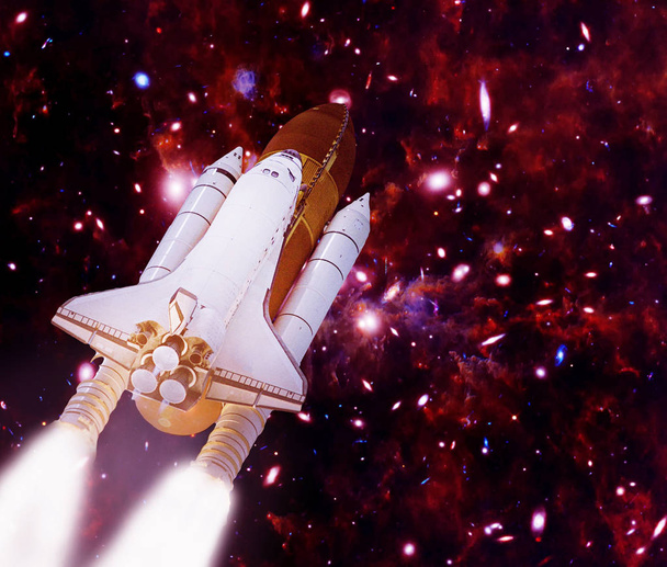 Nagy rakéta (shuttle) emelje ki a csillagok és galaxisok. Az elem - Fotó, kép