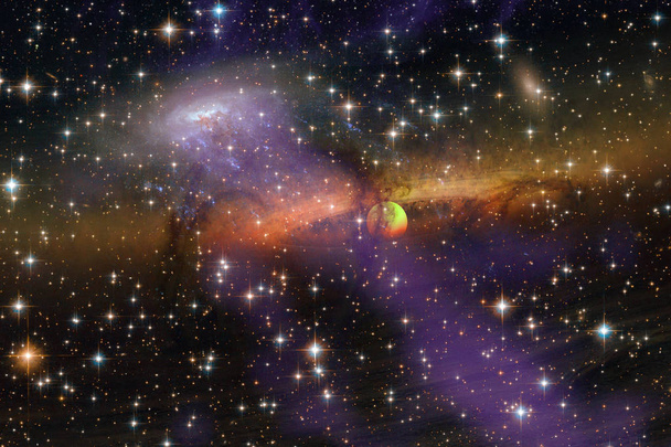 Uzaydaki yıldız alanı bir nebula ve gaz tıkanıklığı. Elementler - Fotoğraf, Görsel