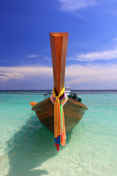 Andaman pitkä pyrstö vene Andaman meri Etelä-Thaimaa
  - Valokuva, kuva
