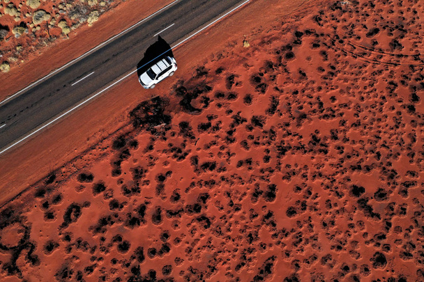 Grunty jałowe w środkowej Australii - Zdjęcie, obraz