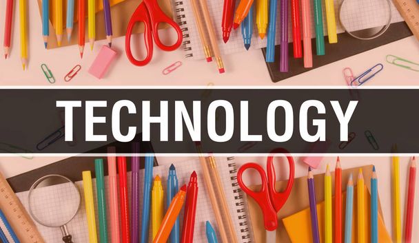 technologie se školními potřebami na tabuli Pozadí. techno - Fotografie, Obrázek