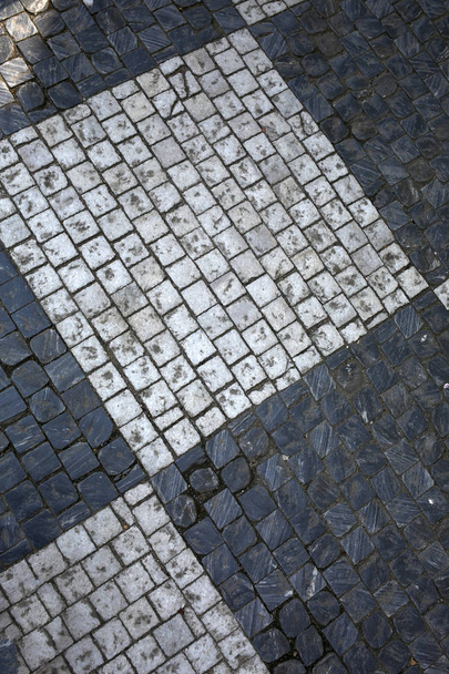 stará pěší chodba na ulici dlážděná kameny - Fotografie, Obrázek
