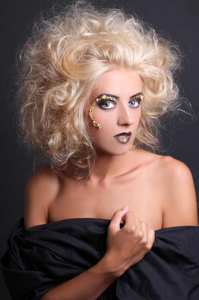 portrét krásné a sexy čarodějnice s kreativní make-up - Fotografie, Obrázek