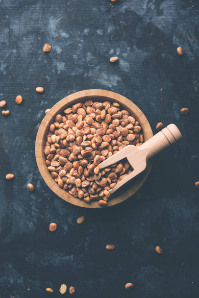 Charoli indiana / Buchanania lanzan / Almondette sementes de kernel em uma tigela ou pilha. foco seletivo
 - Foto, Imagem