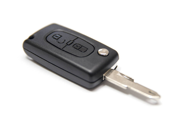 Μοντέρνο απομακρυσμένο κλειδί αυτοκινήτου απομονώνεται στο λευκό φόντο - Φωτογραφία, εικόνα