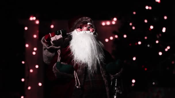 Ο Άγιος Βασίλης σε φόντο φωτισμού - Πλάνα, βίντεο