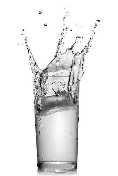 Water splash in glass - 写真・画像
