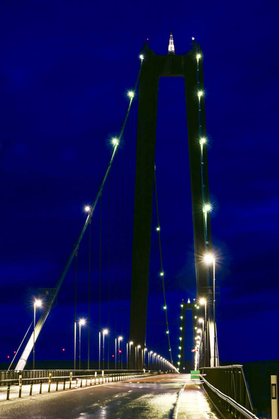Most na vysokém pobřeží mezi Kramfors a Harnosand, Švédsko v provincii Angermanland. - Fotografie, Obrázek