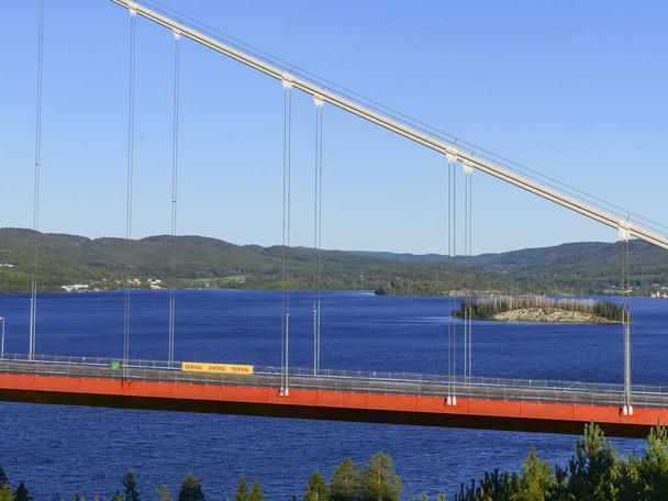 A ponte costeira entre Kramfors e Harnosand, Suécia, na província de Angermanland
. - Foto, Imagem