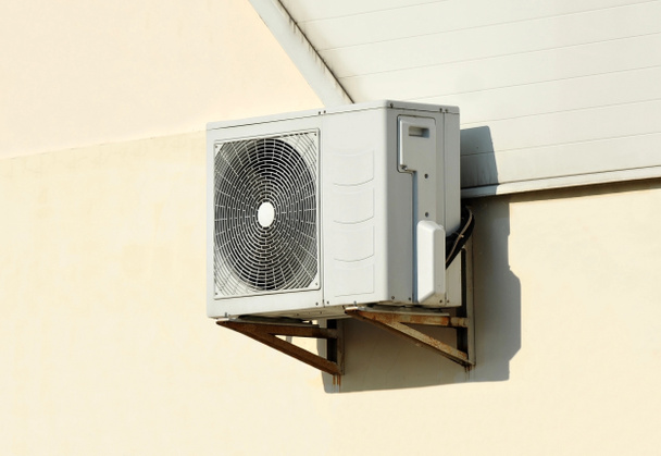 Sistema de aire acondicionado en pared
 - Foto, imagen