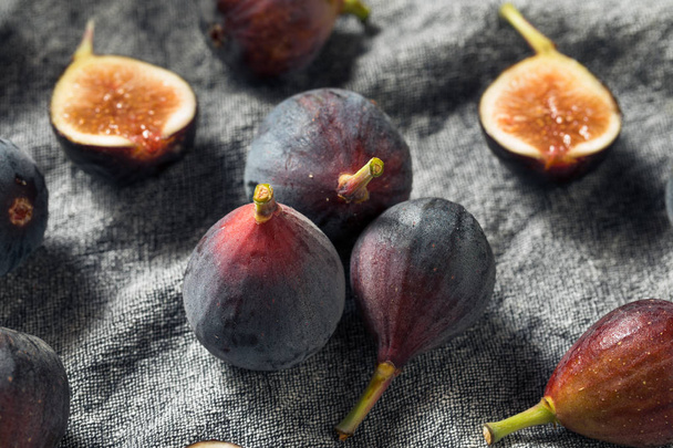Raw Black Organic Figs - Foto, afbeelding