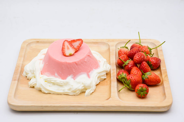 Dessert italien Pana Cotta aux fraises - Photo, image