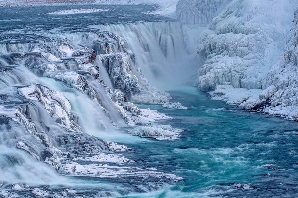 Glaciale bevroren winter watervallen - Foto, afbeelding