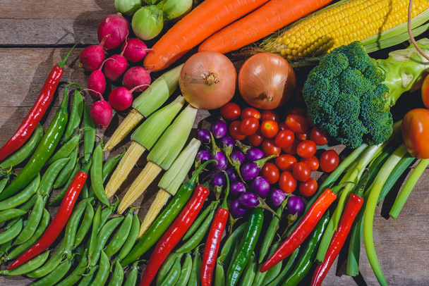 Backgroud из свежей пищи вкусные и здоровые овощи варис о
 - Фото, изображение