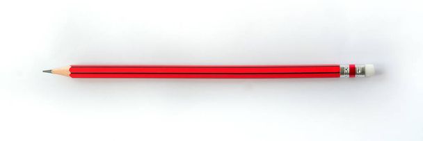 Fából készült ceruza izolált fehér alapon. Oktatási konceptuális. - Fotó, kép