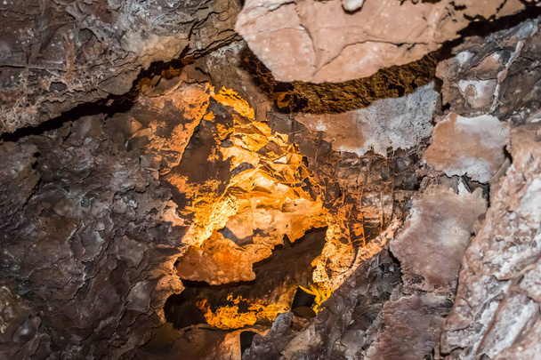 Una formazione geologica Boxwork di rocce nel Parco Nazionale delle Grotte del Vento, Dakota del Sud
 - Foto, immagini