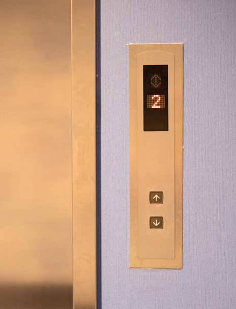Дисплей кнопки лифта
 - Фото, изображение