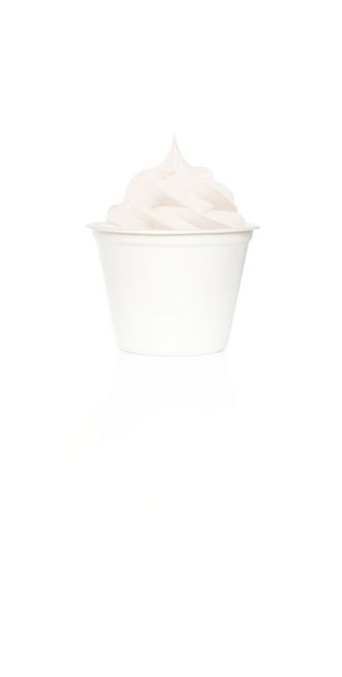 yogurt congelato pianura in tazza bianca
 - Foto, immagini