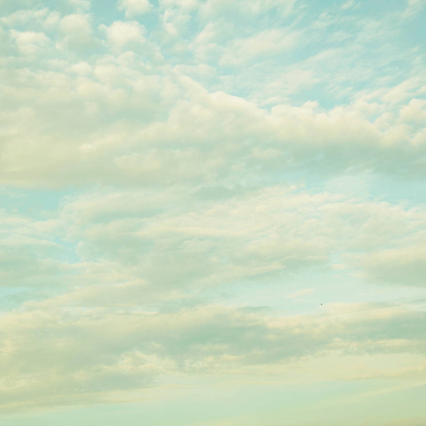 Υπόβαθρο του μπλε ουρανού το καλοκαίρι - Φωτογραφία, εικόνα
