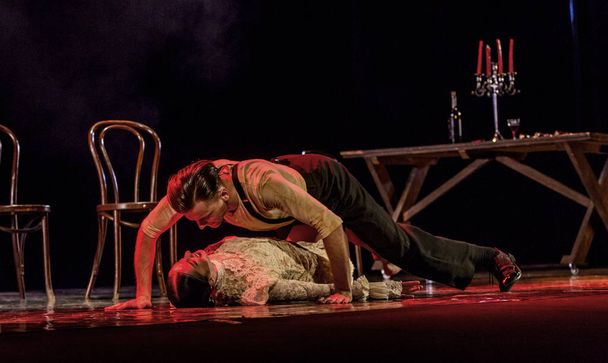 ODESSA, UKRAINE -13juillet2019 : Des performances érotiques vives "ShKAF
".  - Photo, image