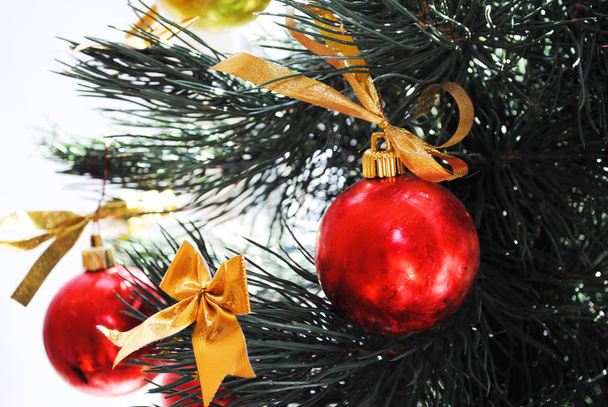 Christmas tree toy (red ball), Christmas decoration - Фото, зображення
