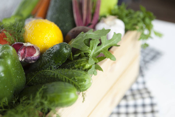 légumes. différents légumes frais brillants. légumes et légumes verts brillants sur fond blanc. légumes sur fond blanc. récolte
 - Photo, image