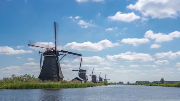 Timelapse-video van windmolens in het dorp Kinderdijk in molen landen, Nederland. - Video