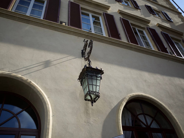 Старовинні світильники в Італії - Фото, зображення