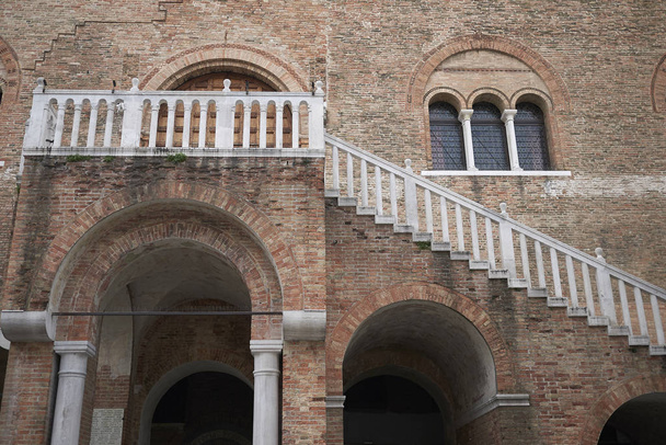 Treviso, Italië-29 mei 2018: uitzicht op het Palazzo dei Trecento - Foto, afbeelding