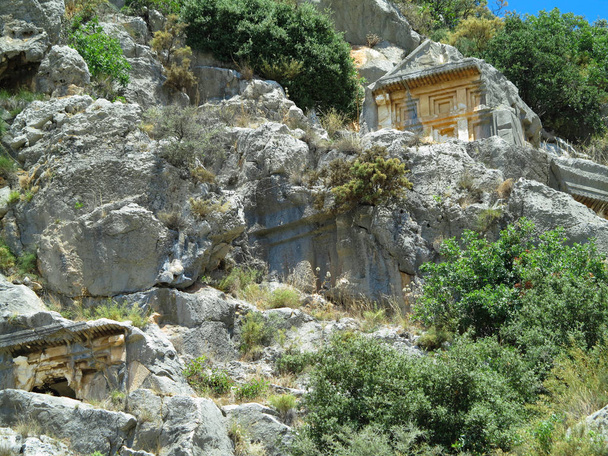 アンタルヤ州デムレの古代リシアンマイラ岩の墓遺跡. - 写真・画像