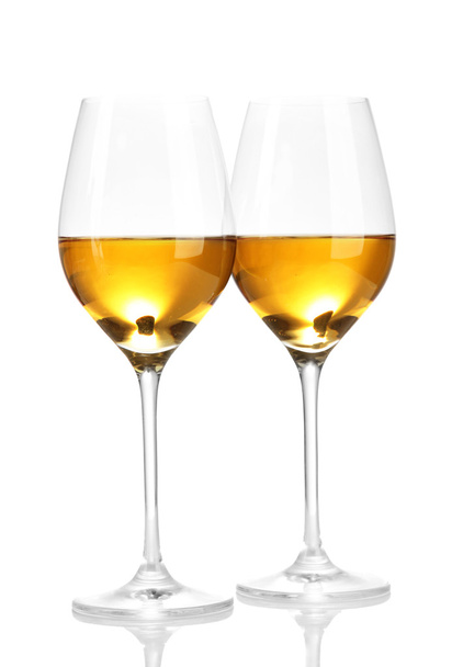 Wineglasses with white wine, isolated on white - Fotoğraf, Görsel