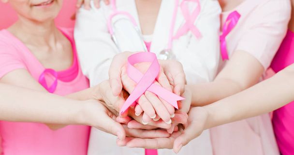 Frauen mit Brustkrebs-Vorbeugung - Foto, Bild