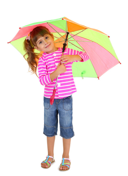 Pieni tyttö seisoo sateenvarjo eristetty valkoinen
 - Valokuva, kuva