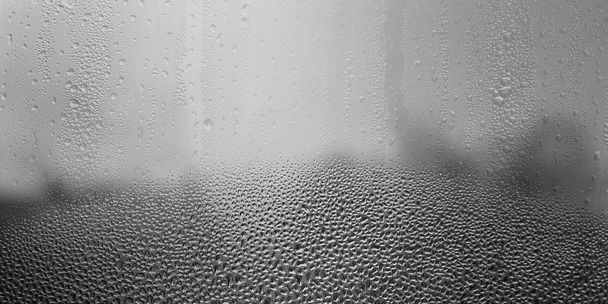 Pares em vidro, gotas de água no vidro
 - Foto, Imagem