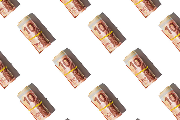 Модель с деньгами десять евро изолированы на белом фоне
. - Фото, изображение