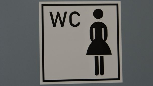 WC, enseigne de toilette pour dames
 - Photo, image