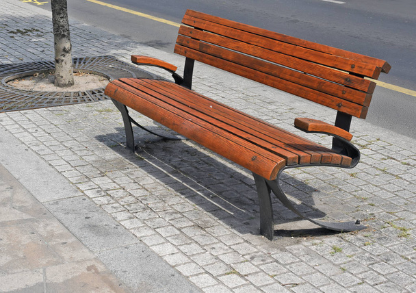 bench at the city street - Fotoğraf, Görsel