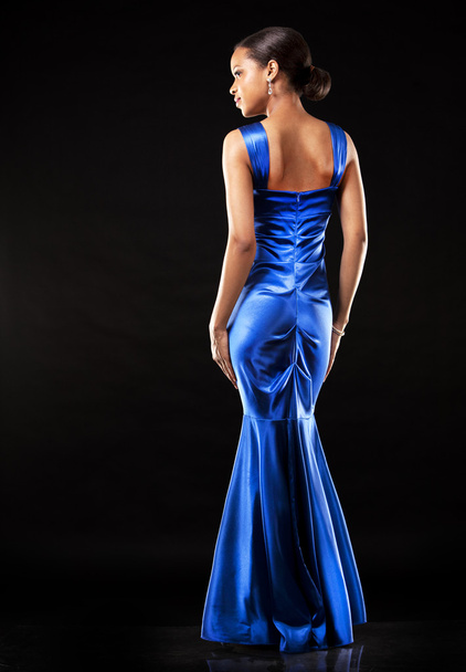 black woman in evening gown - Foto, afbeelding