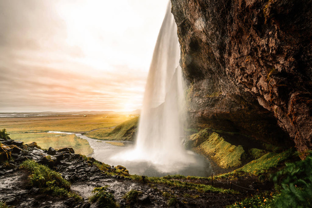 Magische Seljalandsfoss Waterval in IJsland. - Foto, afbeelding