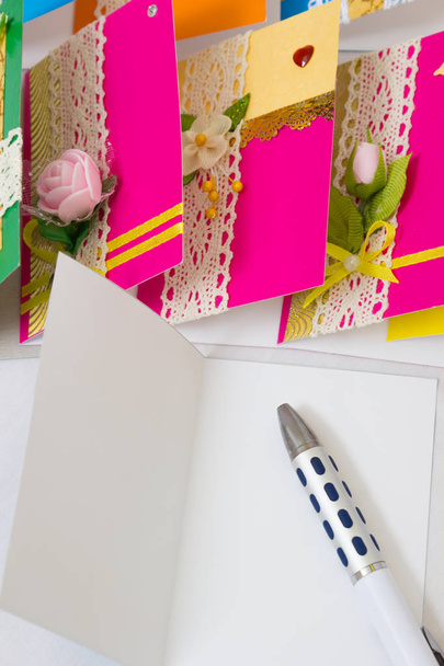 Belle cartoline di auguri fatte a mano variegate
 - Foto, immagini